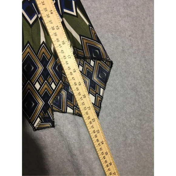 Womens NWT Kaktus Blouse Size Medium Earth Tones Asymmetric Hem Abstract - Picture 4 of 4